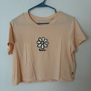 levi’s peach daisy cropped graphic tee shirt.🌼